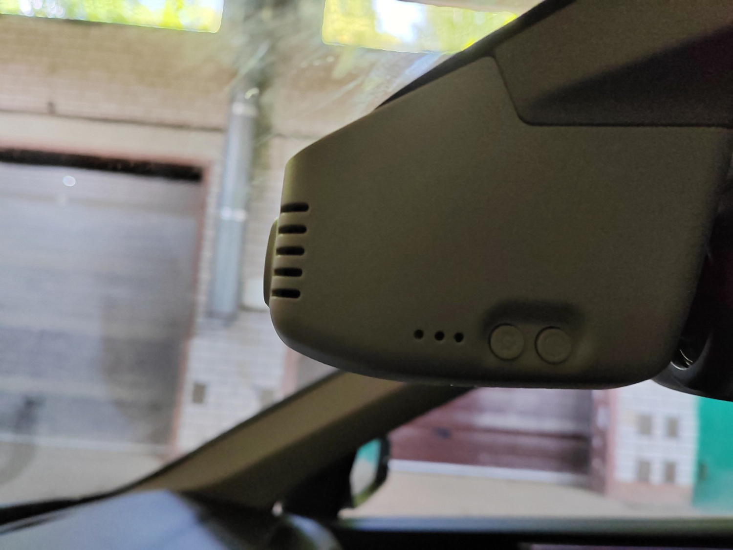 Установка двухканального регистратора RedPower DVR-VAG8-G Dual на Volkswagen Tiguan 2019