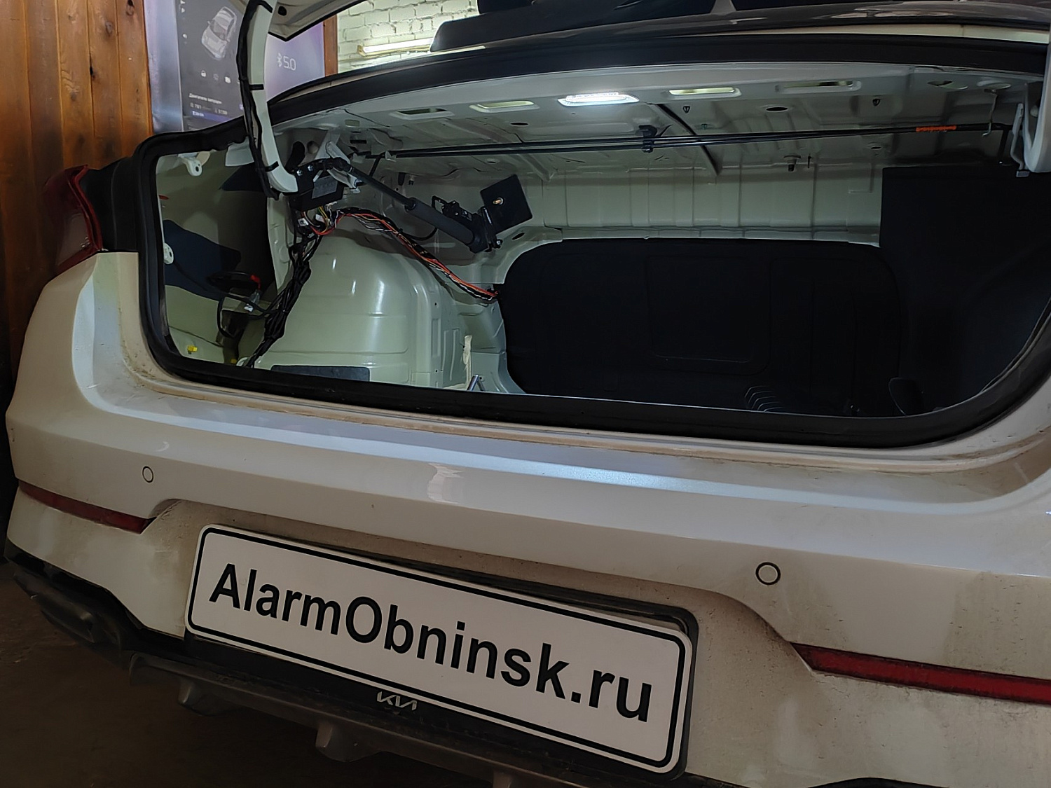 Установка эл.привода багажника на Kia K5