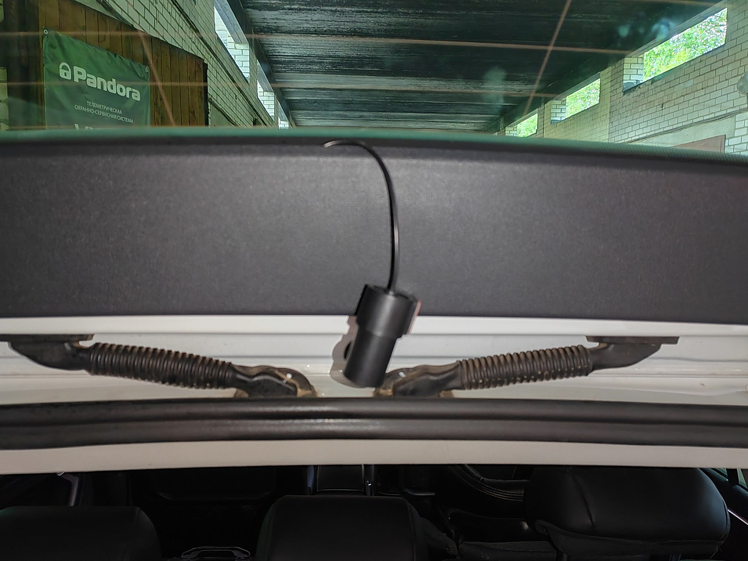 Установка двухканального регистратора RedPower DVR-VAG8-G Dual на Volkswagen Tiguan 2019