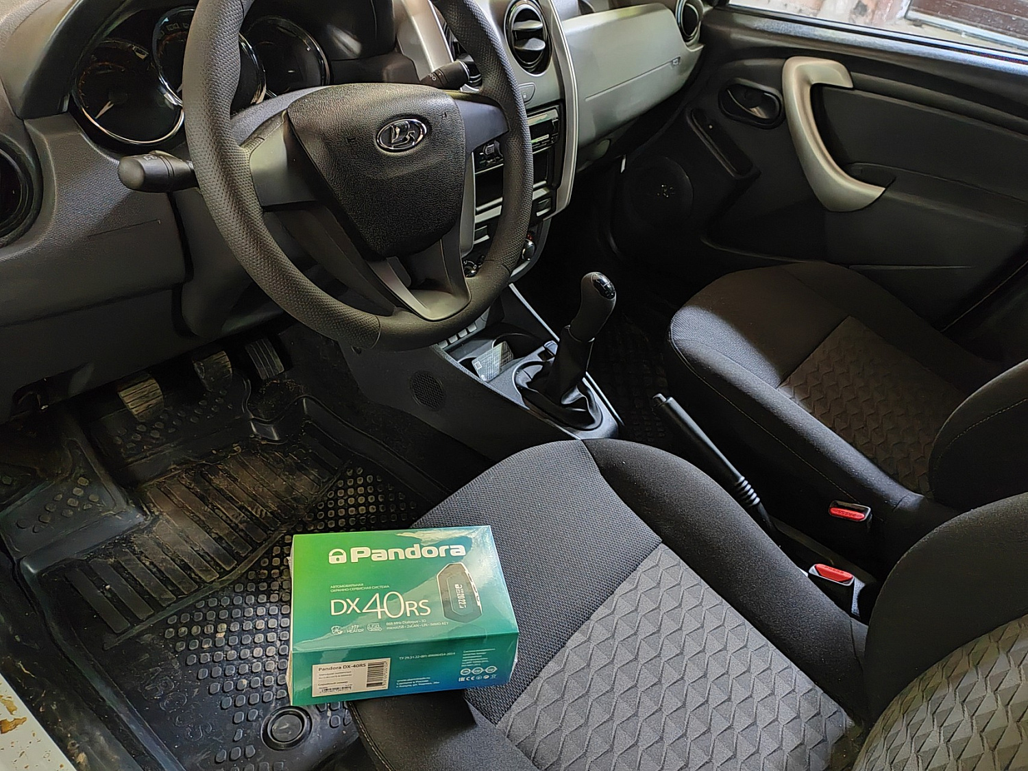 Pandora 40RS + Lada Largus = Простота и надежность