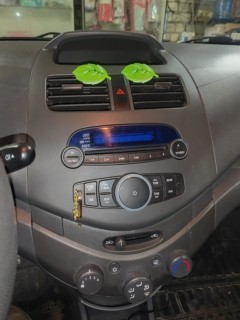 Установка магнитолы и камеры заднего вида в автомобиль Chevrolet Spark